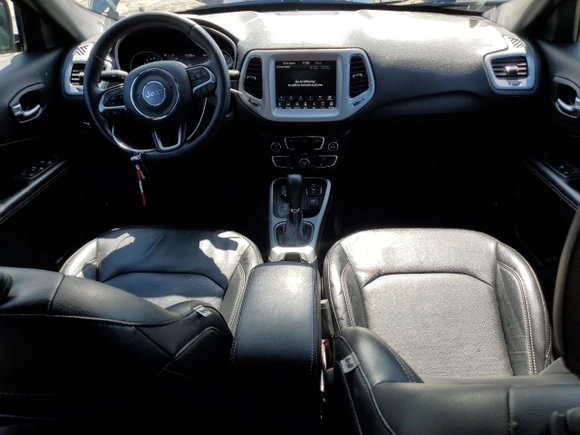 2021 Jeep Compass 80th Anniversary z VIN 3C4NJDEB2MT570661, wystawiony jako Copart lot #53956575 z przebiegiem 32 593 mil mil oraz Szkoda całkowita • Salvage title. Historia ofert i sprzedaży dostępna na DreamBid. Obrazek 8.