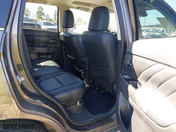 2018 Mitsubishi Outlander PHEV SEL with VIN JA4J24A53JZ059664, listed as a IAAI auction lot 41751587 with NaN miles. Bid and sale history available at carsss.com. Image 8.