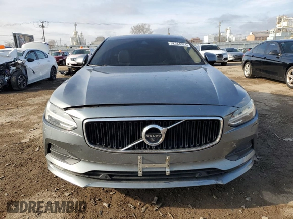 2018 Volvo S90 Momentum with VIN LVY982MK0JP033167, listed as a Copart auction lot 82034334 with 101,927 mi miles and Salvage Title. Bid and sale history available at carsss.com. Image 5.