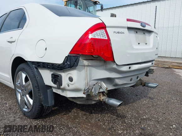 2011 Ford Fusion SE with VIN 3FAHP0HG3BR140455, listed as a IAAI auction lot 42020910 with 90,916 mi miles. Bid and sale history available at carsss.com. Image 18.