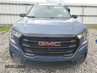 2024 GMC Terrain SLT z VIN 3GKALVEG7RL255280, wystawiony jako Copart lot #55603495 z przebiegiem 22 434 mil mil oraz Szkoda całkowita • Salvage title. Historia ofert i sprzedaży dostępna na DreamBid. Obrazek 5.