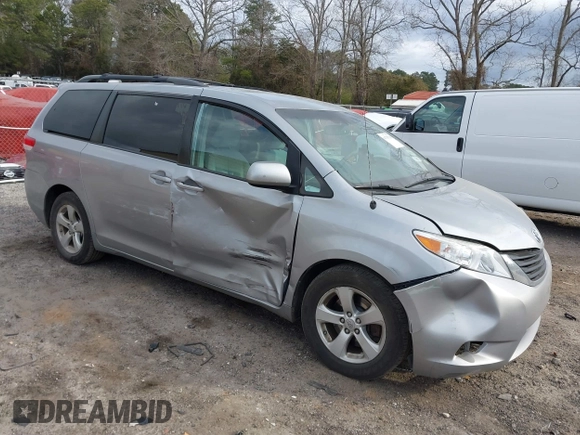 2011 Toyota Sienna LE AAS with VIN 5TDKK3DC3BS109139, listed as a IAAI auction lot 41715718 with 210,332 mi miles. Bid and sale history available at carsss.com. Image 1.