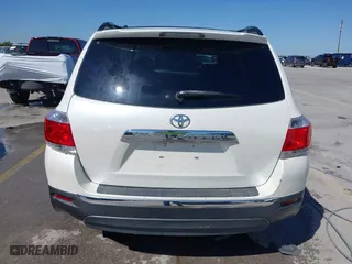 2013 Toyota Highlander with VIN 5TDZK3EH3DS132898, listed as a IAAI auction lot 41992862 with 140,525 mi miles. Bid and sale history available at carsss.com. Image 16.