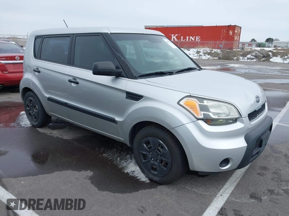 2011 Kia Soul with VIN KNDJT2A14B7318468, listed as a IAAI auction lot 41714408 with 208,425 mi miles. Bid and sale history available at carsss.com. Image 1.