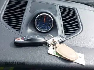 2019 Porsche Macan z VIN WP1AA2A50KLB05922, wystawiony jako IAAI lot #42013711 z przebiegiem Nie podano mil oraz . Historia ofert i sprzedaży dostępna na DreamBid. Obrazek 11.