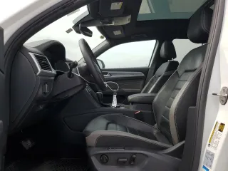 2021 Volkswagen Atlas SEL Premium z VIN 1V2TE2CA1MC220572, wystawiony jako Copart lot #61960534 z przebiegiem 35 929 mil mil oraz Szkoda całkowita • Salvage title. Historia ofert i sprzedaży dostępna na DreamBid. Obrazek 7.