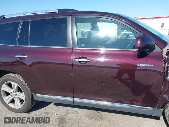 2013 Toyota Highlander Limited z VIN 5TDDK3EH7DS276173, wystawiony jako IAAI lot #42223590 z przebiegiem 45 821 mil mil oraz . Historia ofert i sprzedaży dostępna na DreamBid. Obrazek 13.