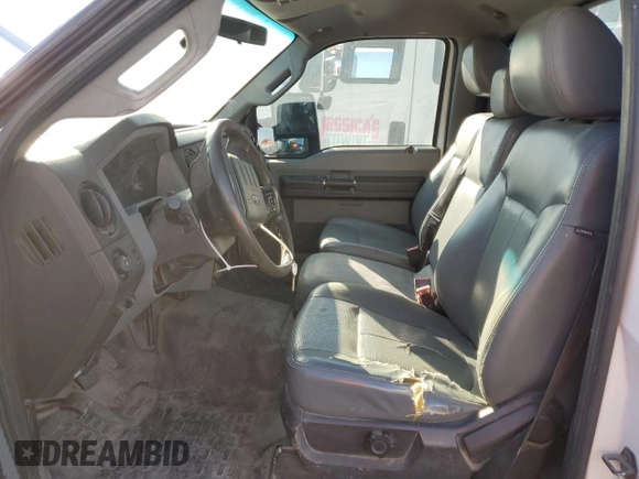 2011 Ford F-250 XL with VIN 1FTBF2A6XBEB58907, listed as a Copart auction lot 84220294 with 305,933 mi miles and Clean title. Bid and sale history available at DreamBid. Image 7.