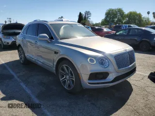 2018 Bentley Bentayga Signature z VIN SJAAC4ZV0JC020171, wystawiony jako Copart lot #48413645 z przebiegiem 76 196 mil mil oraz Szkody całkowita. Historia ofert i sprzedaży dostępna na DreamBid. Obrazek 4.