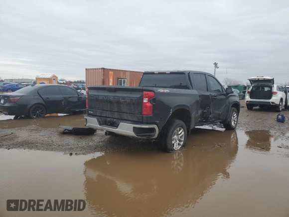 2023 Chevrolet Silverado 1500 LT with VIN 2GCUDDED9P1138448, listed as a Copart auction lot 43233205 with 38,351 mi miles and Salvage Title. Bid and sale history available at carsss.com. Image 3.