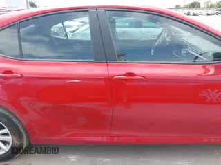 2025 Toyota Camry LE z VIN 4T1DBADK7SU012621, wystawiony jako IAAI lot #42034225 z przebiegiem 351 mil mil oraz . Historia ofert i sprzedaży dostępna na DreamBid. Obrazek 13.