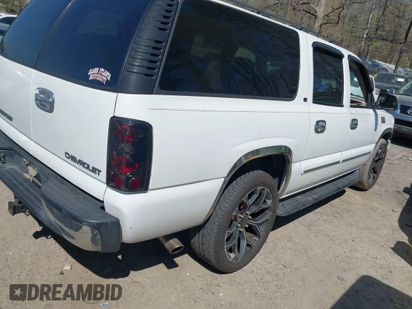 2003 Chevrolet Suburban LS with VIN 3GNEC16Z23G115327, listed as a IAAI auction lot 41912608 with 258,190 mi miles. Bid and sale history available at carsss.com. Image 4.