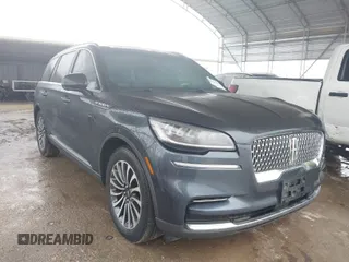 2022 Lincoln Aviator Reserve z VIN 5LM5J7WC2NGL15256, wystawiony jako IAAI lot #41533621 z przebiegiem 35 683 mil mil oraz . Historia ofert i sprzedaży dostępna na DreamBid. Obrazek 1.
