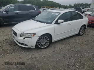 2009 Volvo S40 2.4L z VIN YV1MS390X92460116, wystawiony jako Copart lot #59850675 z przebiegiem 207 717 mil mil oraz Szkoda całkowita • Salvage title. Historia ofert i sprzedaży dostępna na DreamBid. Obrazek 1.