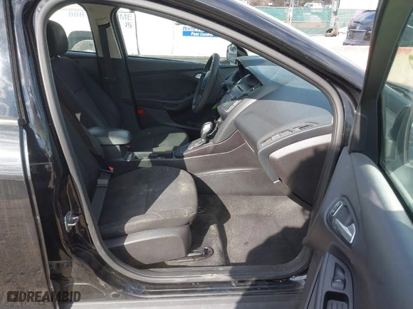 2015 Ford Focus SE with VIN 1FADP3F20FL296173, listed as a IAAI auction lot 41899632 with 136,572 mi miles. Bid and sale history available at carsss.com. Image 5.