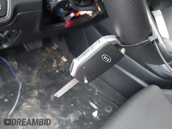 2020 Kia Forte LXS z VIN 3KPF24AD4LE184223, wystawiony jako IAAI lot #41564698 z przebiegiem 32 683 mil mil oraz . Historia ofert i sprzedaży dostępna na DreamBid. Obrazek 11.