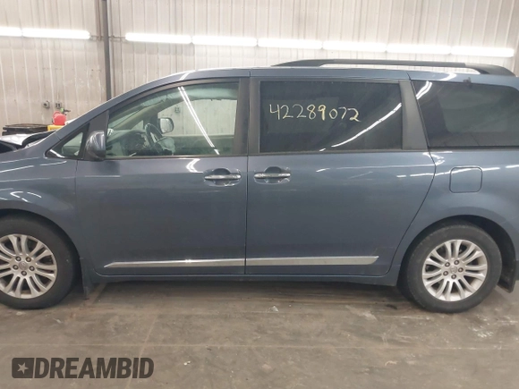 2016 Toyota Sienna XLE with VIN 5TDYK3DC3GS747411, listed as a IAAI auction lot 42289072 with 184,546 mi miles and . Bid and sale history available at DreamBid. Image 15.