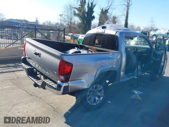 2018 Toyota Tacoma SR with VIN 3TMCZ5AN9JM127113, listed as a IAAI auction lot 41400379 with 12,660 mi miles. Bid and sale history available at carsss.com. Image 4.