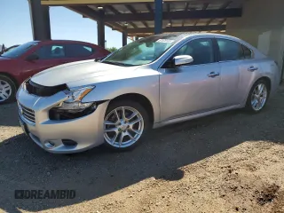 2010 Nissan Maxima SV z VIN 1N4AA5AP3AC801263, wystawiony jako Copart lot #57478105 z przebiegiem 230 653 mil mil oraz Szkoda całkowita • Salvage title. Historia ofert i sprzedaży dostępna na DreamBid. Obrazek 1.