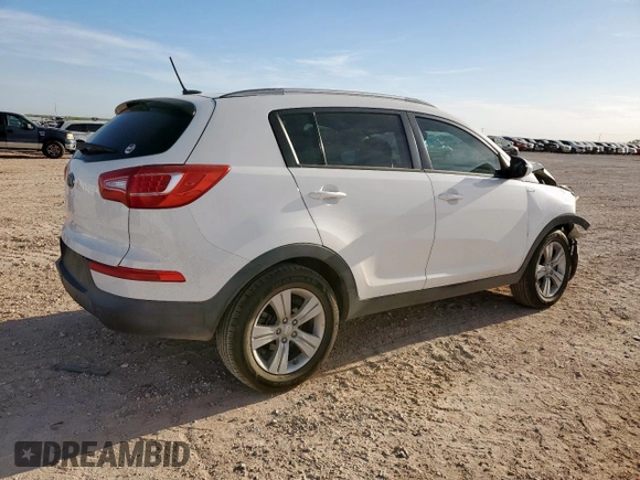 2012 Kia Sportage LX z VIN KNDPBCA22C7261796, wystawiony jako Copart lot #57284425 z przebiegiem 133 383 mil mil oraz Szkoda całkowita • Salvage title. Historia ofert i sprzedaży dostępna na DreamBid. Obrazek 3.