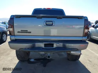2007 Chevrolet Silverado 2500HD Classic LT3 with VIN 1GCHK23D97F183638, listed as a IAAI auction lot 41299493 with 238,146 mi miles. Bid and sale history available at carsss.com. Image 17.