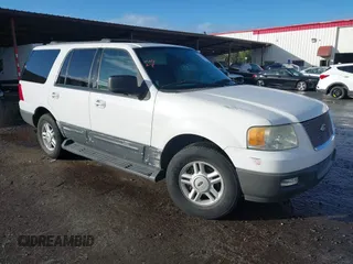 2004 Ford Expedition Special Service with VIN 1FMRU15W04LA07318, listed as a IAAI auction lot 41522727 with 231,051 mi miles. Bid and sale history available at carsss.com. Image 1.