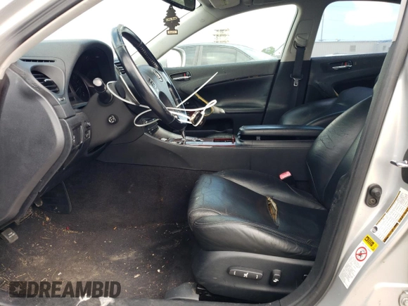 2006 Lexus IS 350 z VIN JTHBE262165010061, wystawiony jako Copart lot #54209435 z przebiegiem 217 698 mil mil oraz Szkoda całkowita • Salvage title. Historia ofert i sprzedaży dostępna na DreamBid. Obrazek 7.