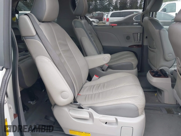 2014 Toyota Sienna Ltd with VIN 5TDDK3DC5ES073175, listed as a IAAI auction lot 41818572 with 107,971 mi miles. Bid and sale history available at carsss.com. Image 8.