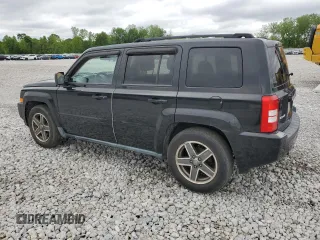 2010 Jeep Patriot Sport z VIN 1J4NF2GB4AD512307, wystawiony jako Copart lot #57686005 z przebiegiem 92 884 mil mil oraz Czysty tytuł • Clean title. Historia ofert i sprzedaży dostępna na DreamBid. Obrazek 2.
