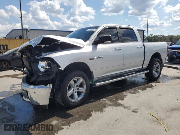 2015 Ram 1500 Big Horn z VIN 1C6RR6LT1FS676130, wystawiony jako Copart lot #57112565 z przebiegiem 113 575 mil mil oraz Szkoda całkowita • Salvage title. Historia ofert i sprzedaży dostępna na DreamBid. Obrazek 1.