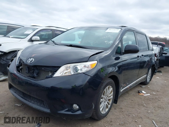 2016 Toyota Sienna XLE with VIN 5TDYK3DC8GS718289, listed as a IAAI auction lot 41774375 with 154,067 mi miles. Bid and sale history available at carsss.com. Image 20.