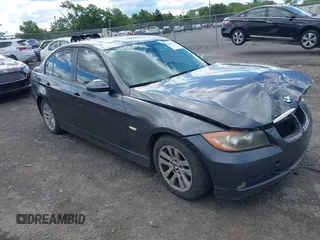 2007 BMW 3 Series 328i z VIN WBAVA37507NL17244, wystawiony jako IAAI lot #42320298 z przebiegiem 123 554 mil mil oraz . Historia ofert i sprzedaży dostępna na DreamBid. Obrazek 1.