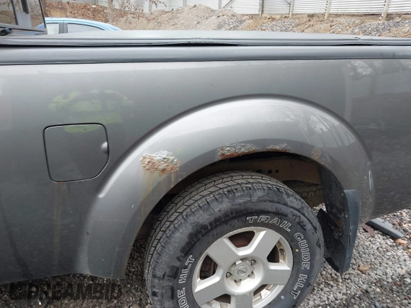 2008 Nissan Frontier SE z VIN 1N6AD06W78C438364, wystawiony jako IAAI lot #42093527 z przebiegiem 79 828 mil mil oraz . Historia ofert i sprzedaży dostępna na DreamBid. Obrazek 12.