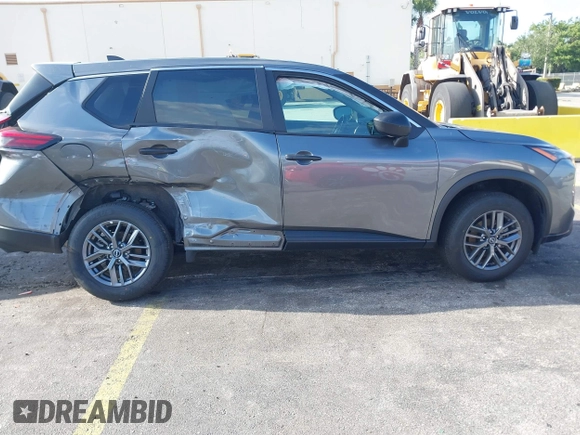 2024 Nissan Rogue S with VIN 5N1BT3ABXRC714405, listed as a IAAI auction lot 41907684 with 23,643 mi miles. Bid and sale history available at carsss.com. Image 6.