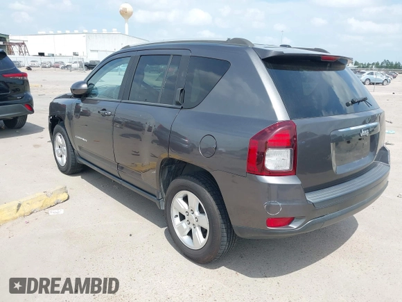 2016 Jeep Compass Latitude z VIN 1C4NJCEA2GD665636, wystawiony jako IAAI lot #42054222 z przebiegiem 155 071 mil mil oraz . Historia ofert i sprzedaży dostępna na DreamBid. Obrazek 3.