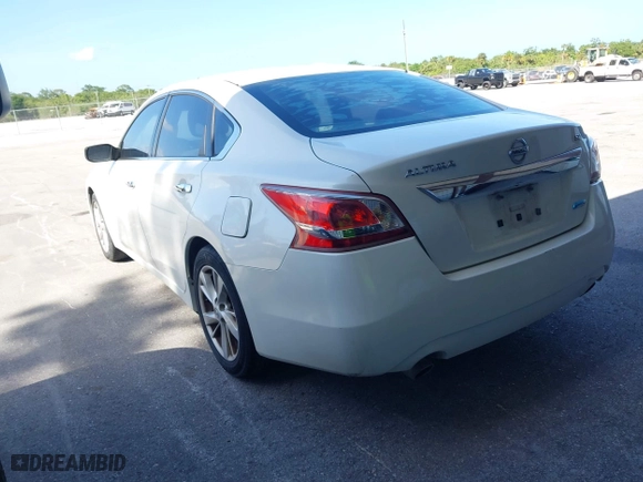 2013 Nissan Altima 2.5 S with VIN 1N4AL3AP5DC192437, listed as a IAAI auction lot 41977816 with 202,966 mi miles. Bid and sale history available at carsss.com. Image 3.