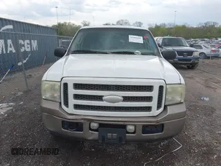 2005 Ford Excursion Eddie Bauer z VIN 1FMNU44L05ED40163, wystawiony jako IAAI lot #41989162 z przebiegiem 416 163 mil mil oraz . Historia ofert i sprzedaży dostępna na DreamBid. Obrazek 12.