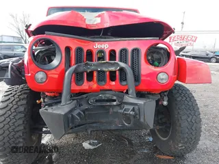 2016 Jeep Wrangler Unlimited Rubicon with VIN 1C4BJWFG1GL293302, listed as a IAAI auction lot 41811485 with 30,101 mi miles and . Bid and sale history available at DreamBid. Image 6.