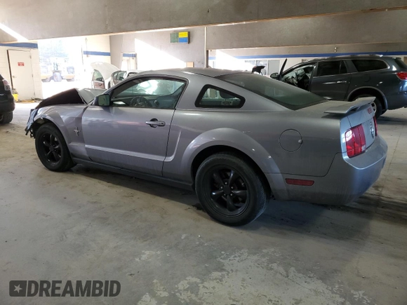 2006 Ford Mustang Standard z VIN 1ZVFT80N565227396, wystawiony jako Copart lot #43061515 z przebiegiem Nie podano mil oraz Szkoda całkowita • Salvage title. Historia ofert i sprzedaży dostępna na DreamBid. Obrazek 2.