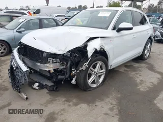 2021 Audi Q5 Premium Plus z VIN WA1E2AFY5M2071265, wystawiony jako IAAI lot #42348388 z przebiegiem 25 924 mil mil oraz . Historia ofert i sprzedaży dostępna na DreamBid. Obrazek 2.