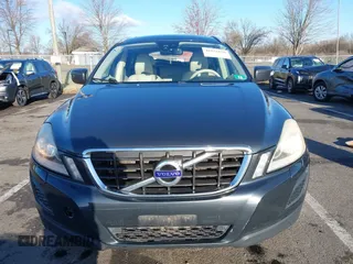 2012 Volvo XC60 3.0L with VIN YV4902DZ9C2309922, listed as a IAAI auction lot 41853170 with 121,325 mi miles. Bid and sale history available at carsss.com. Image 12.