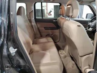 2014 Jeep Patriot Latitude z VIN 1C4NJRFB8ED647617, wystawiony jako Copart lot #53063505 z przebiegiem 139 132 mil mil oraz Szkoda całkowita • Salvage title. Historia ofert i sprzedaży dostępna na DreamBid. Obrazek 11.