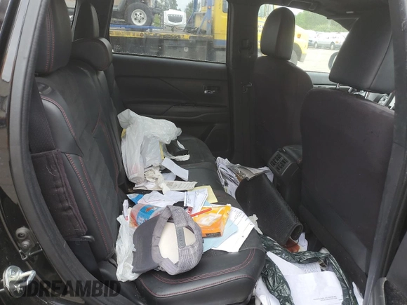 2020 Mitsubishi Outlander ES z VIN JA4AZ3A38LZ036016, wystawiony jako Copart lot #60988015 z przebiegiem Nie podano mil oraz Szkoda całkowita • Salvage title. Historia ofert i sprzedaży dostępna na DreamBid. Obrazek 10.