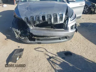 2017 Jeep Cherokee Limited with VIN 1C4PJLDB1HW517745, listed as a IAAI auction lot 41401733 with 121,736 mi miles. Bid and sale history available at carsss.com. Image 6.