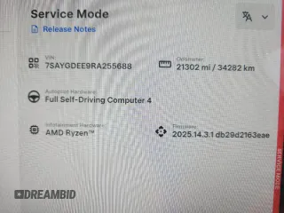 2024 Tesla Model Y Long Range with VIN 7SAYGDEE9RA255688, listed as a Copart auction lot 58918665 with 21,302 mi miles and Salvage title. Bid and sale history available at DreamBid. Image 9.