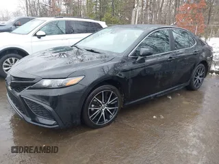 2022 Toyota Camry SE with VIN 4T1G11AK9NU714724, listed as a IAAI auction lot 41504720 with 63,237 mi miles. Bid and sale history available at carsss.com. Image 17.