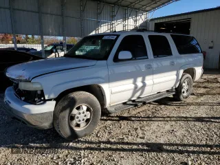 2003 Chevrolet Suburban LT z VIN 3GNFK16Z33G218425, wystawiony jako Copart lot #81138144 z przebiegiem 246 985 mil mil oraz Szkoda całkowita • Salvage title. Historia ofert i sprzedaży dostępna na DreamBid. Obrazek 1.