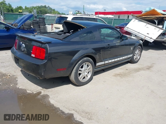 2009 Ford Mustang with VIN 1ZVHT80N395126614, listed as a IAAI auction lot 42322380 with 51,373 mi miles and . Bid and sale history available at DreamBid. Image 4.