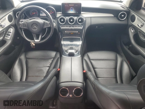 2016 Mercedes-Benz C 300 Luxury z VIN 55SWF4KBXGU105525, wystawiony jako Copart lot #62748765 z przebiegiem 108 688 mil mil oraz Szkoda całkowita • Salvage title. Historia ofert i sprzedaży dostępna na DreamBid. Obrazek 8.