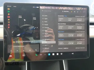 2020 Tesla Model 3 Standard Range Plus z VIN 5YJ3E1EA0LF631066, wystawiony jako Copart lot #54430555 z przebiegiem 94 650 mil mil oraz Szkoda całkowita • Salvage title. Historia ofert i sprzedaży dostępna na DreamBid. Obrazek 9.